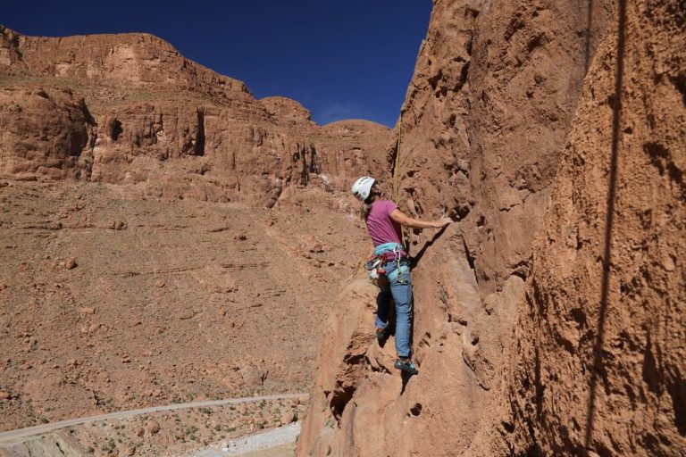 clifs in todra gorge